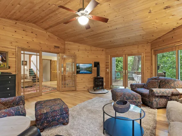 9155 W Staring Ln, Eden Prairie, MN 55347