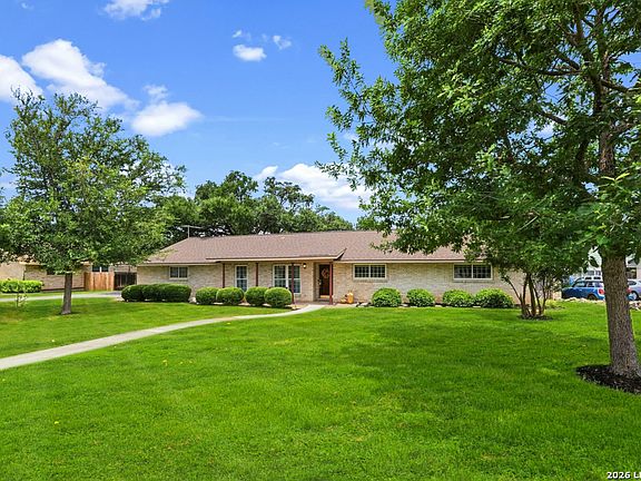 2nd image of 426 Yosemite Dr