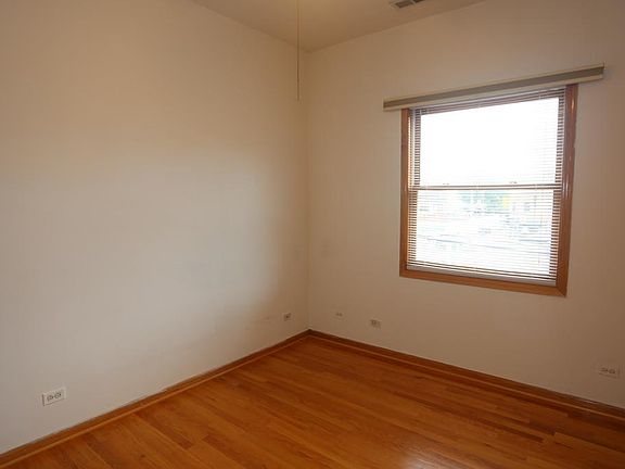 4th image of 2741 N Southport Ave #K101