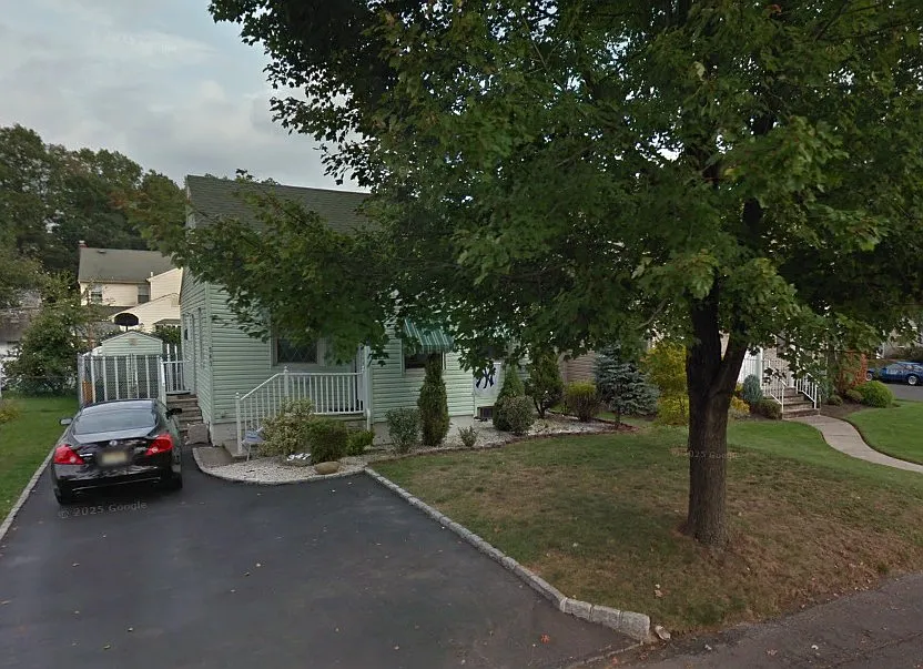 347 Rosewood Ter