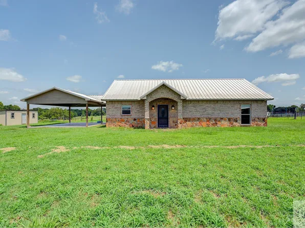 1601 Goodwin Rd, Hooks, TX 75561
