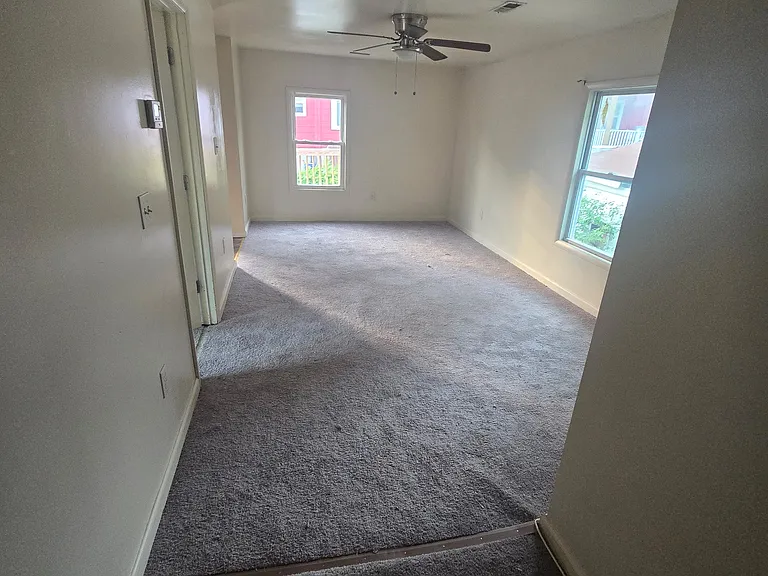 635 E Willow St #4 — Photo 10