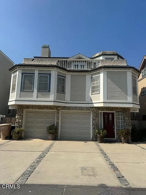 3 bed, 3.0 bath, 2440 sqft, $6,950 — Photo 4