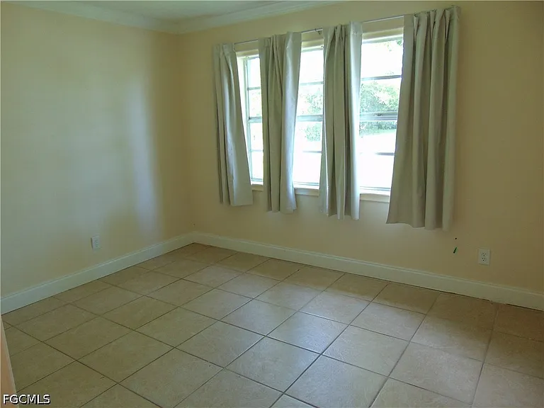 117 Stetson St — Photo 8