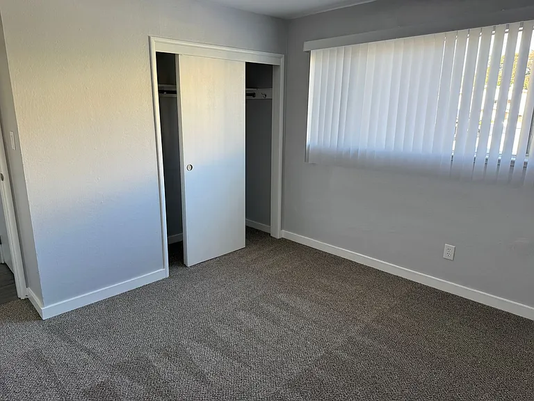 1153 Jefferson St — Photo 9