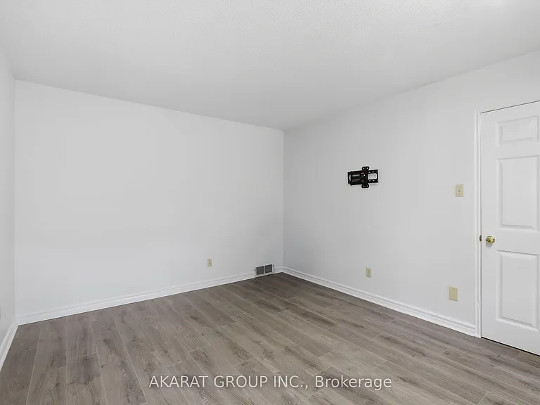 70 Sunnyside Dr #9 — Photo 21