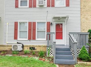 242 Surrey Ct, Martinsburg, WV 25401
