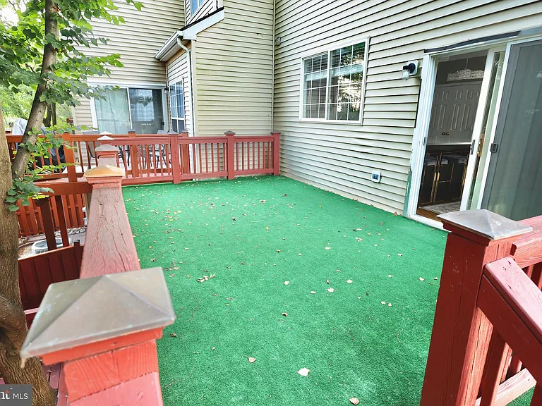 6633 Creek Point Way — Photo 33