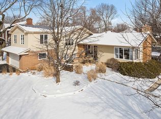 843 Hutchison Rd, Flossmoor, IL 60422