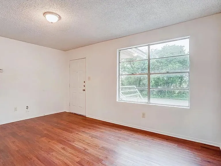 714 Martindale Rd — Photo 5
