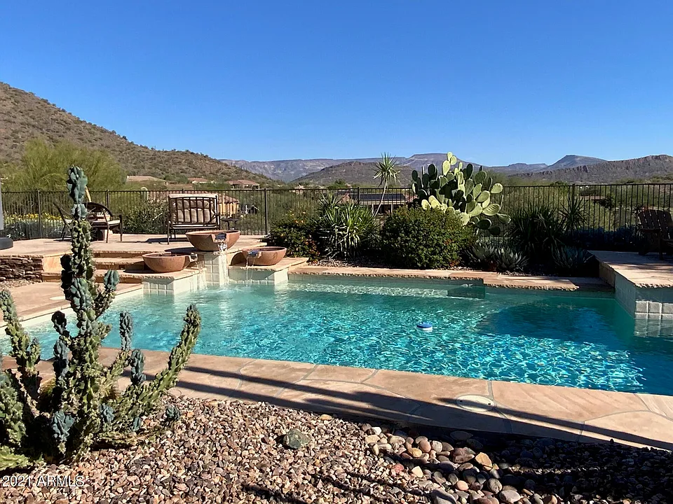 41609 N Signal Hill Ct
