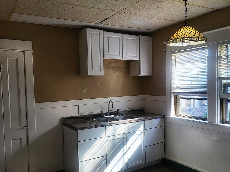 1st image of 372 Leroy Ave #2
