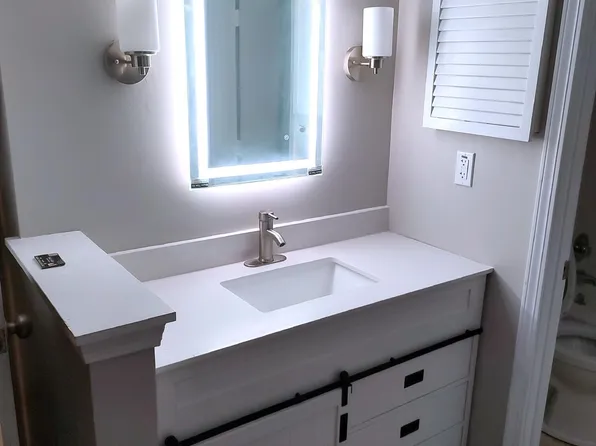 308 Chanel Ct APT 5, Louisville, KY 40218