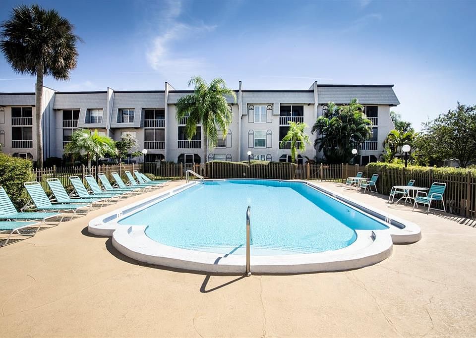 8693 Bardmoor Blvd APT 302B, Seminole, FL 33777 | Zillow