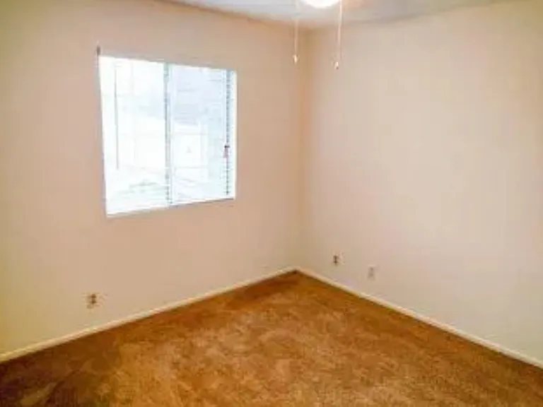 1425 Loma Ave #A — Photo 3