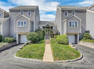 117 Fields Ln, Peekskill, NY 10566