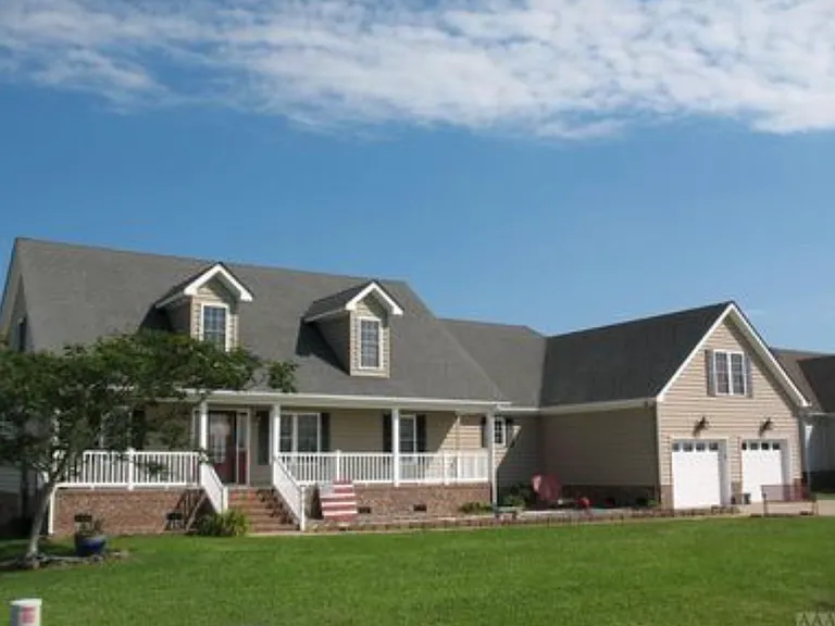 989 Bateman Dr — Photo 1