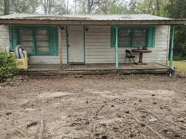 75 Buttercup Dr, Deatsville, AL 36022