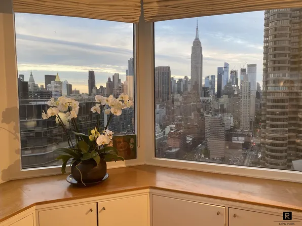 415 East 37th Street image 1 of 26