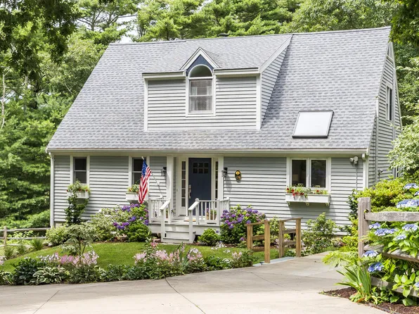 128 Blacksmith Shop Road, Falmouth, MA 02540