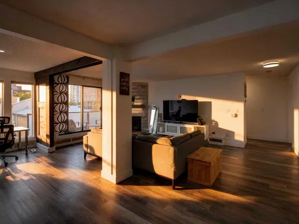 635 N Marsh Rd NE #10, Calgary, AB T2E 5B4