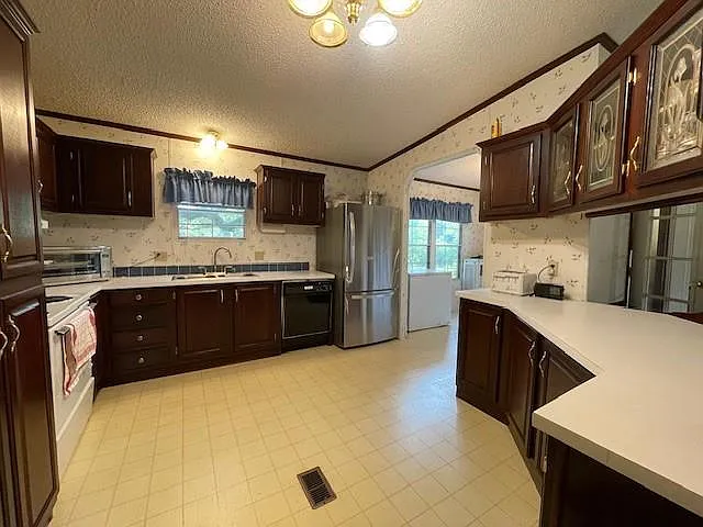 475 Deerfield Rd — Photo 13