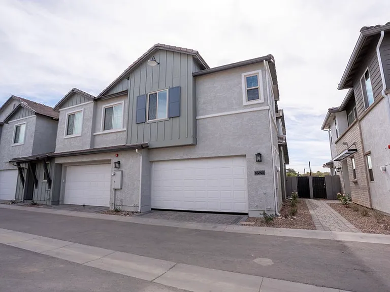 3529 E Rollins St — Photo 21