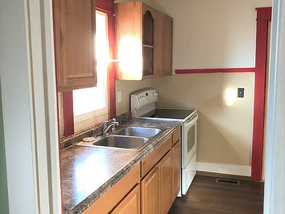 4th image of 241 1/2 Avenue D