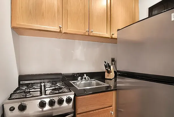 Rented by WAM Partners - William Moses Co. | media 4