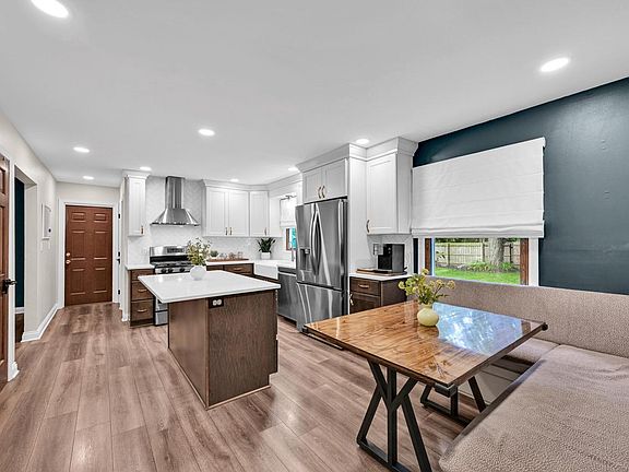 4th image of 8021 W Cascade DRIVE