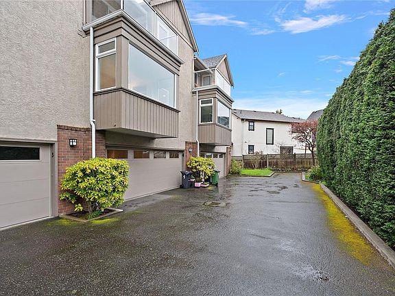 2nd image of 108 Dallas Rd #4