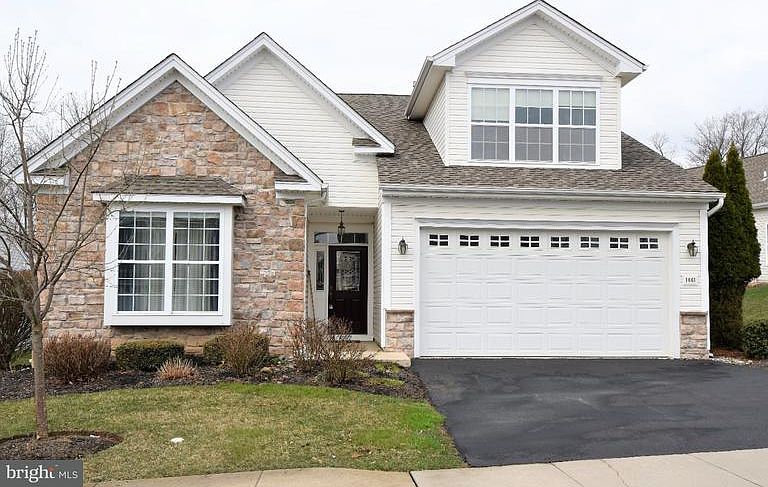1st image of 1661 Village Ave