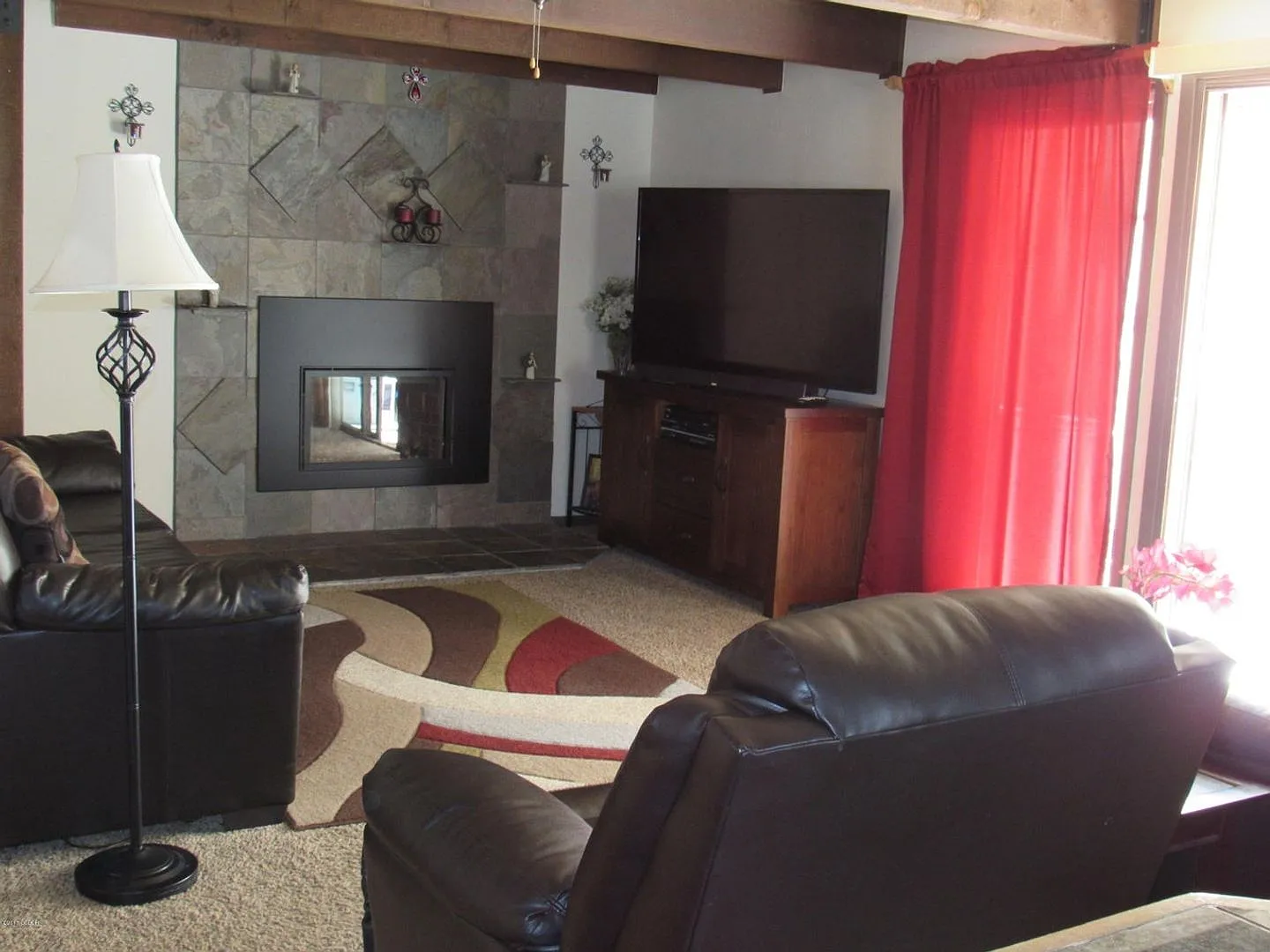 Charming Granby Home, Available Mid September — Photo 4