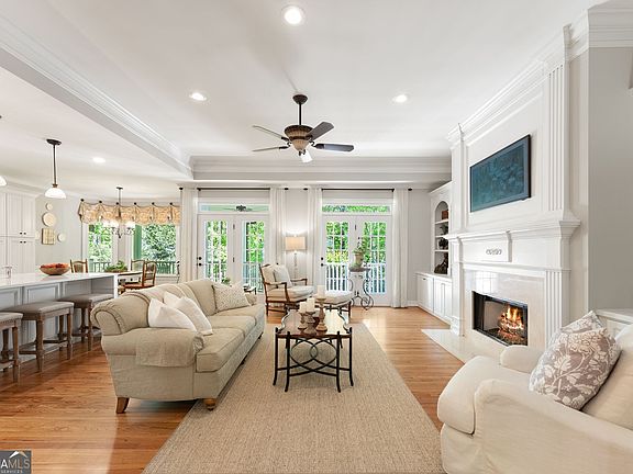 2nd image of 3560 Greystone Rd