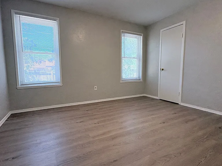 305 Swinging Spear Rd — Photo 8