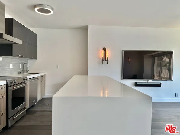 999 N Doheny Dr APT 612, West Hollywood, CA 90069