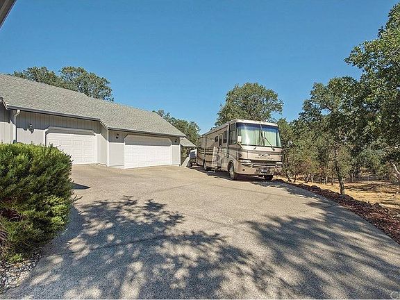 2nd image of 17918 Moon Hill Ct