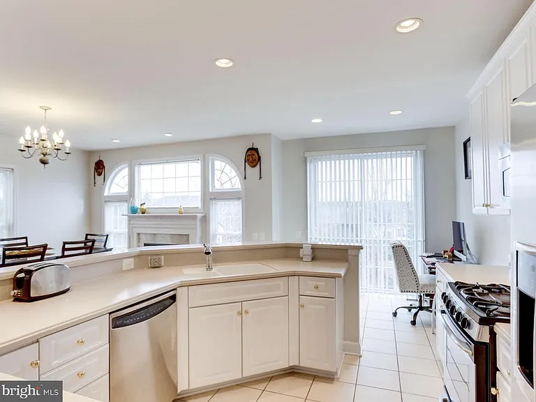 9283 Laurel Ridge Crossing Rd — Photo 11