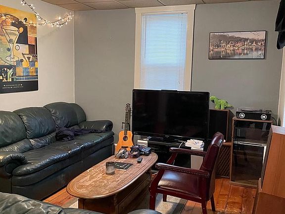 3rd image of 32 N Prince St