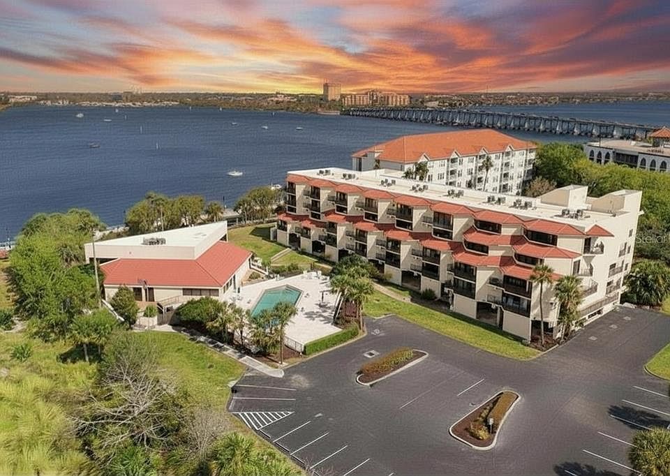 1st image of 204 3rd St W APT 204