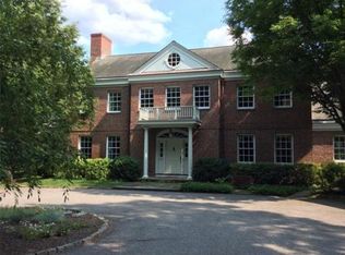 39 Farm St, Dover, MA 02030