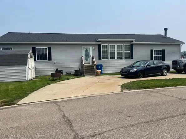 16257 Derby Cir, Holly, MI 48442