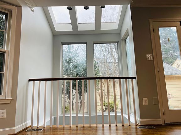 3rd image of 7310 Aynsley Ln