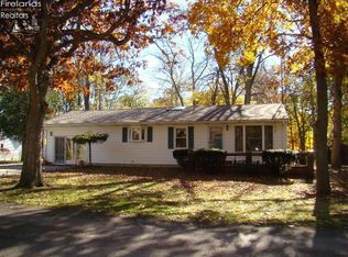 3660 E Highland Dr, Port Clinton, OH