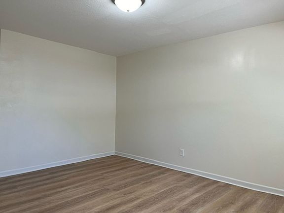 3rd image of 207 Highview Ave APT 102