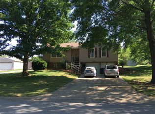 21501 W 70th St, Shawnee, KS 66218