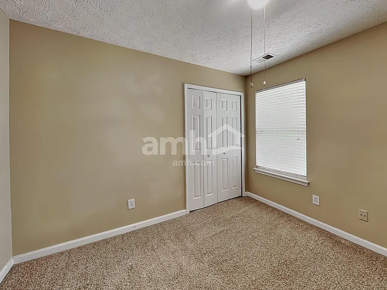 253 Woodcreek Way — Photo 16