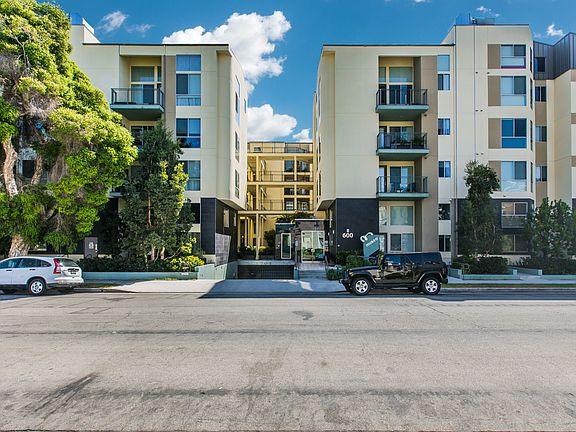 2nd image of 600 S Ridgeley Dr Unit 204
