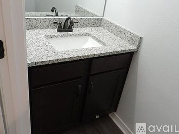 5th image of 1712 Sound Haven Ct #1712