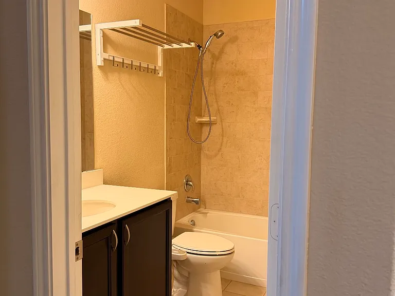 921 Lake Woodland Dr — Photo 7